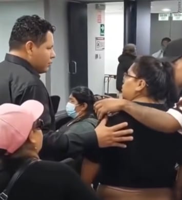 Hija de Pompinchú se retira de su velorio