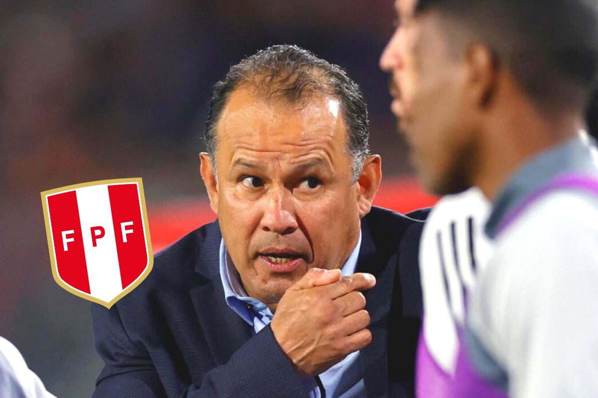 Juan Reynoso confirmó la salida de una de sus piezas titulares para enfrentar a la selección argenitna (Foto: AFP)