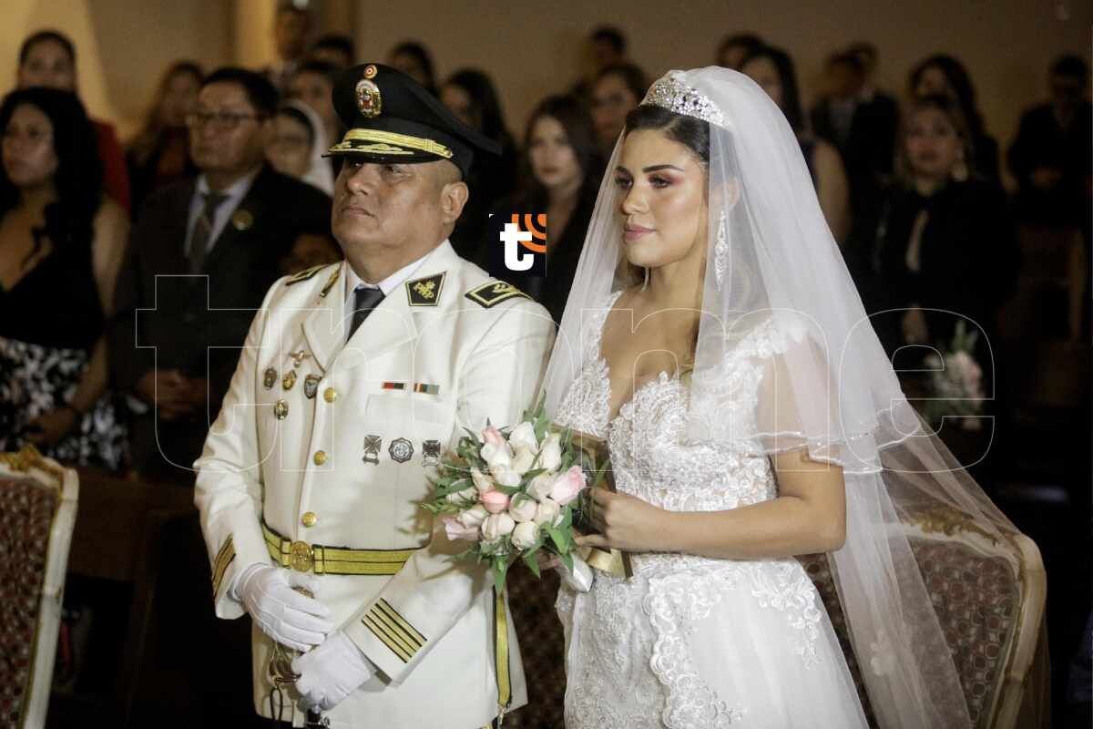 Robert Muñoz, Clavito, y Andrea Fonseca se casaron por religioso (Foto: GEC/Joel Alonzo)