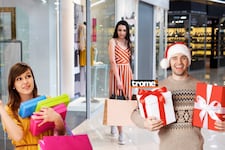 ¿Salir de compras navideñas y de paso quemar calorías? Buscar, caminar entre tiendas... ayuda más de lo que imaginas