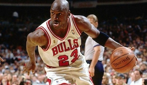 Camiseta de Michael Jordan utilizada en las finales de la NBA de 1998 podría subastarse en 10 millones de dólares