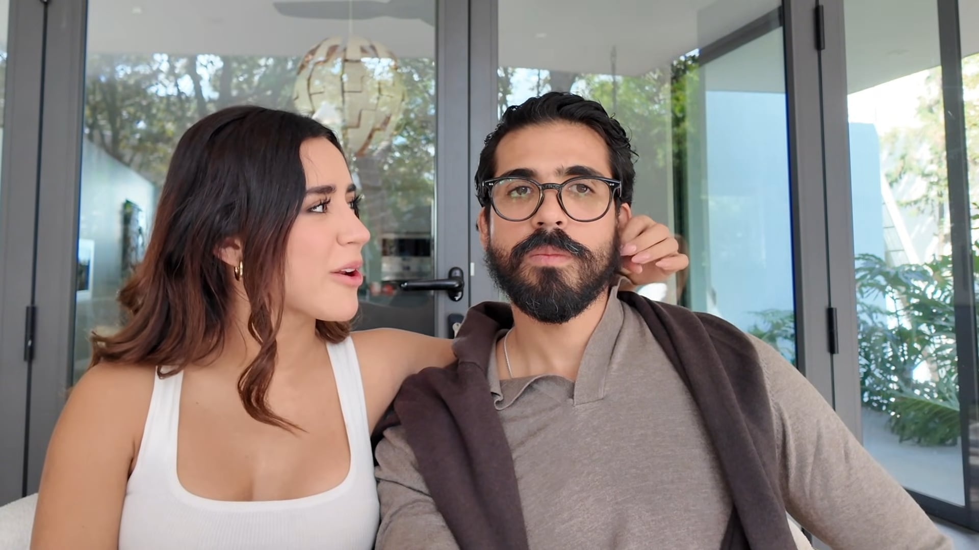 Mexicana cuenta cómo se enamoró de su mejor amigo y mánager. (YouTube)