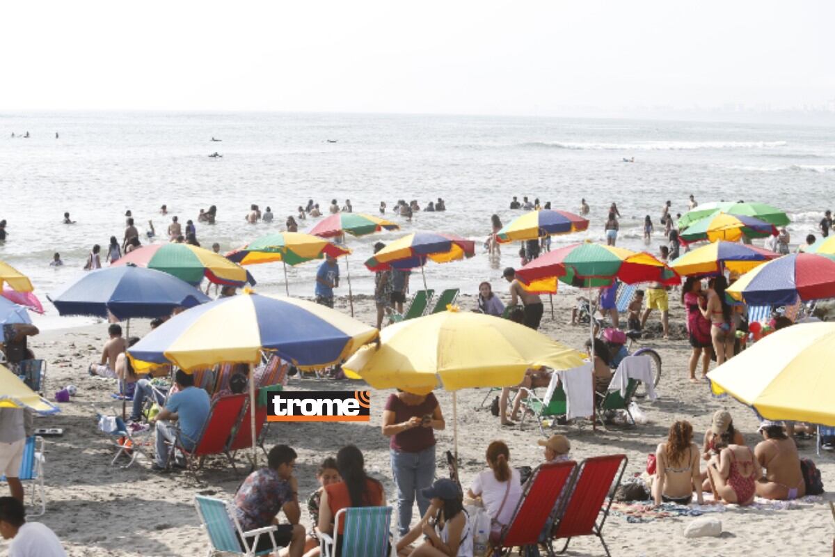 Temperatura empieza a elevarse en Lima y animó a muchos a tener su día playero. (Foto: Violeta Ayasta / Trome).