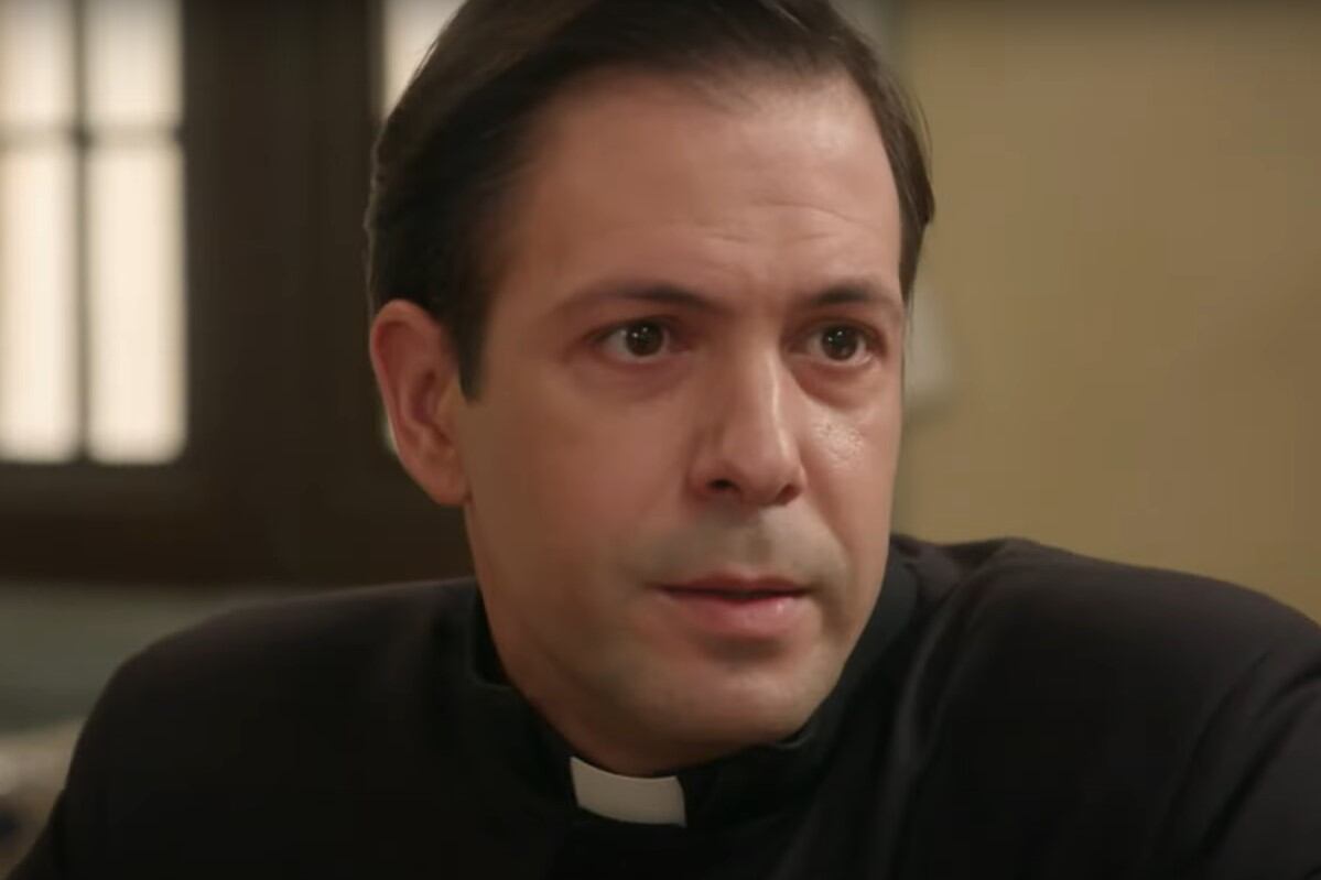 El pasado del padre Camilo fue descubierto por Catalina en "La promesa" (Foto: RTVE)