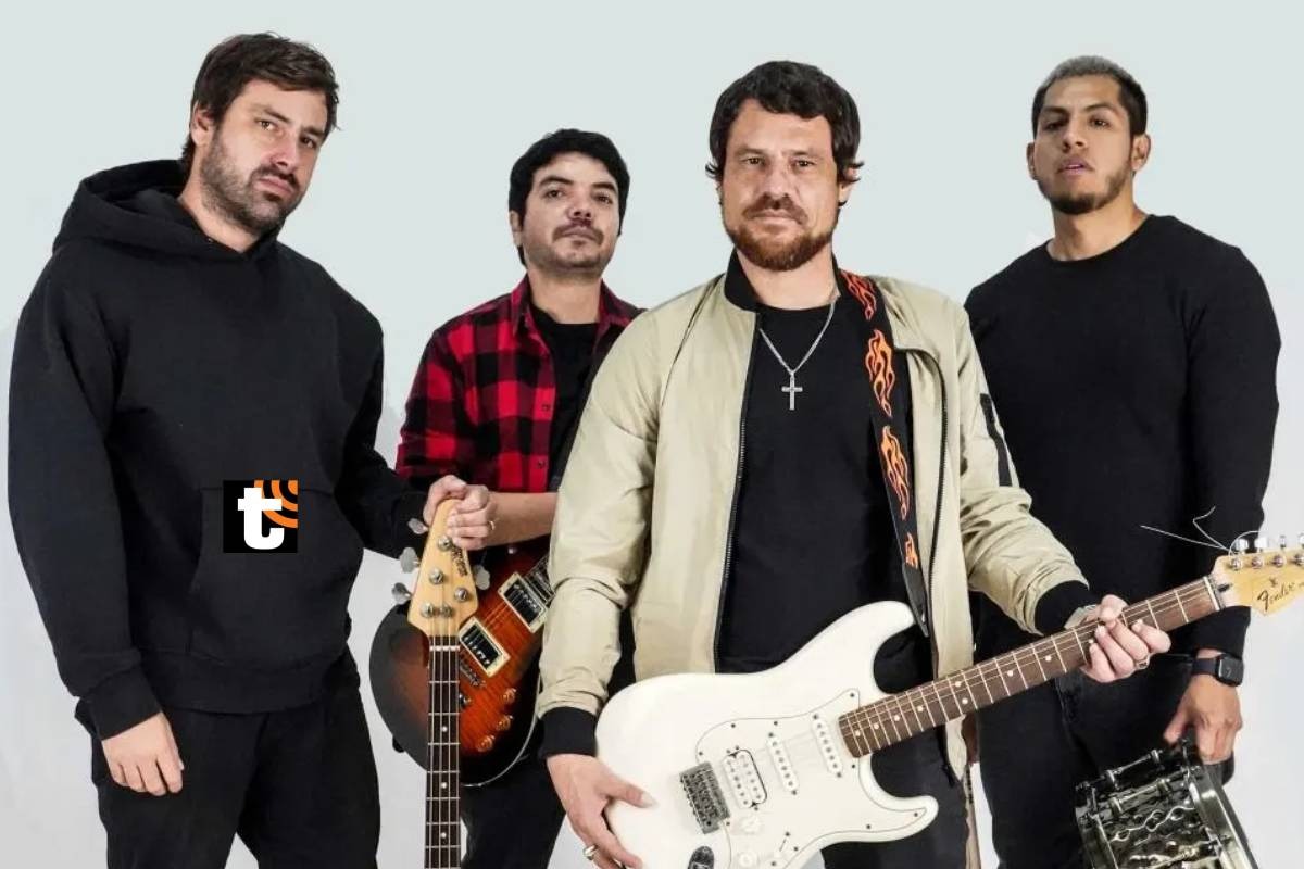 6 Voltios botó a Alexis Korfiatis, vocalista y miembro fundador de la agrupación.