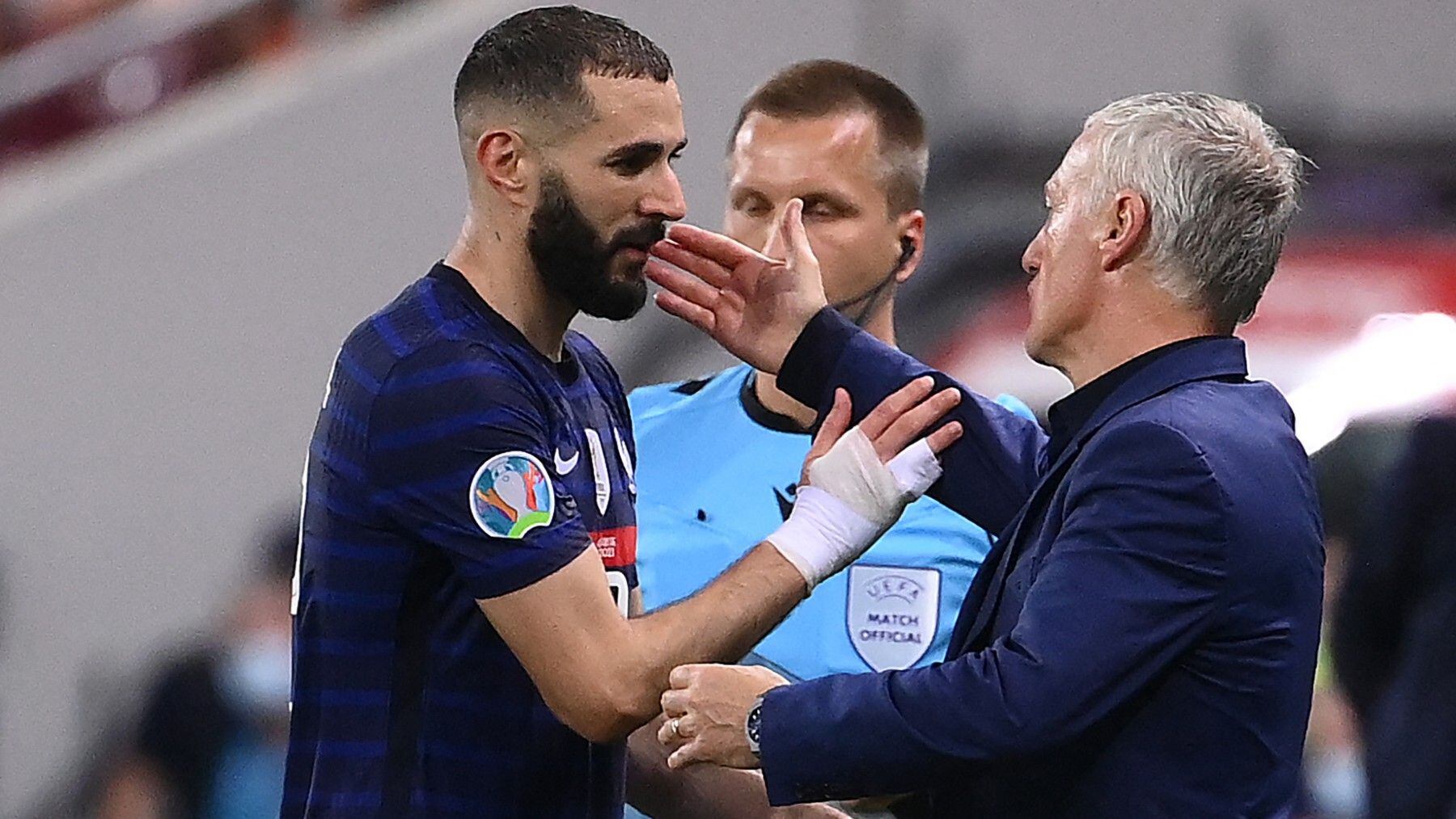 Benzema y Deschamps. (Foto: AFP)