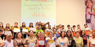 Más de 500 niños del Instituto Nacional de Salud del Niño de San Borja recibieron cuentos creados por escolares, una iniciativa solidaria que les llevó esperanza y compañía en su tratamiento. Foto: Mariana Bardales.