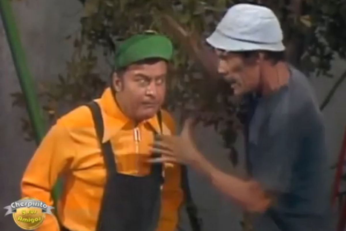 La vez que Don Ramón le enseñaba a los niños jugar fútbol americano (Foto: Televisa)