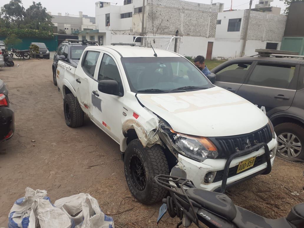 Carlos Sebastián Ramírez Mejía (20), protagonizó una persecución de película, a bordo de una camioneta, y derribó dos palmeras y una caseta de vigilancia. (fotos: Mónica Rochabrum/Trome)