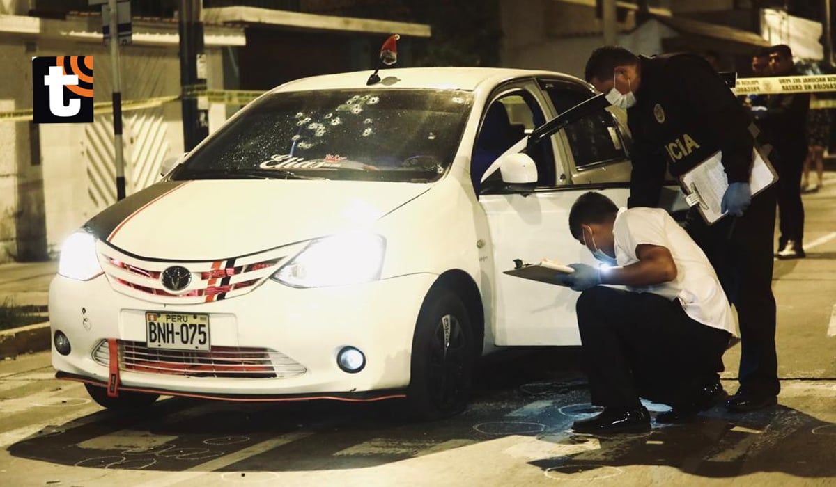 La Policía y peritos investigan la escena del crimen. Foto: César Grados/@photo.gec
