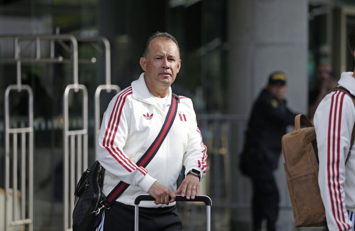 Juan Reynoso sería nuevo DT de Universitario de Deportes.