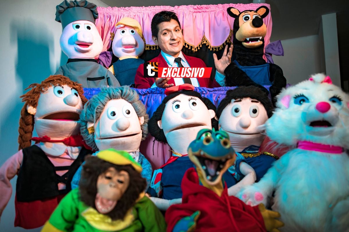 Empezó con 3 muñecos, ahora tiene más de 60, y los considera su familia. Fotos: Joel Alonzo / Trome.