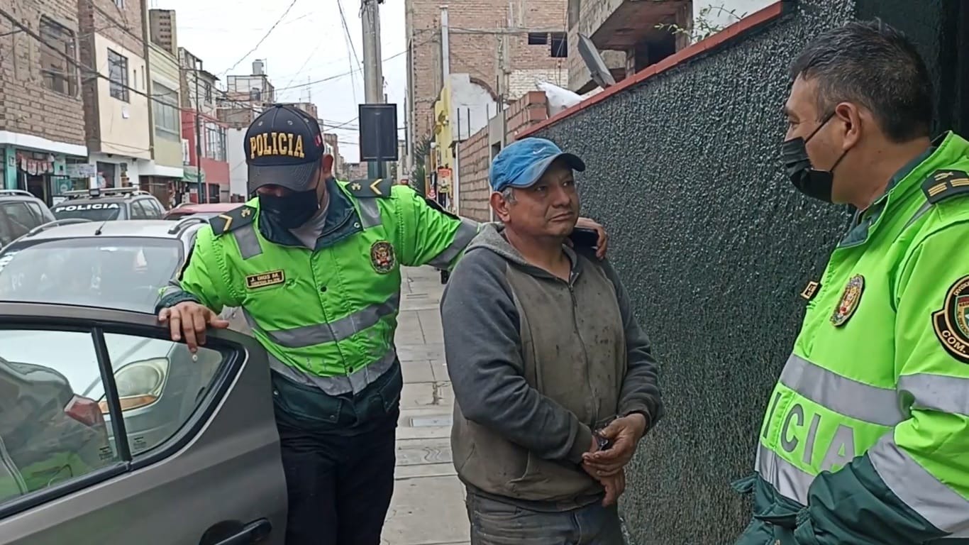 En taller clandestino encontraron auto robado