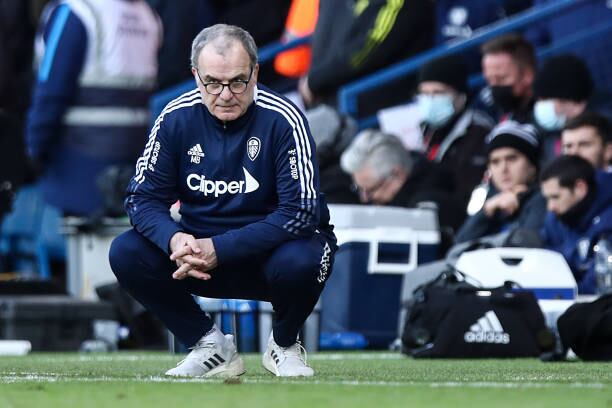 Marcelo Bielsa recibió ayuda de Manuel Barreto y luego lo invitó a ver sus trabajos. (Photo by Robbie Jay Barratt - AMA/Getty Images)