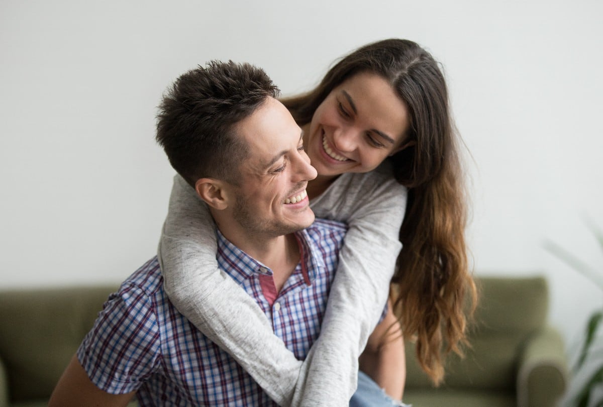 Controlar al otro debilita la relación y la hace tóxica. Foto: Istock