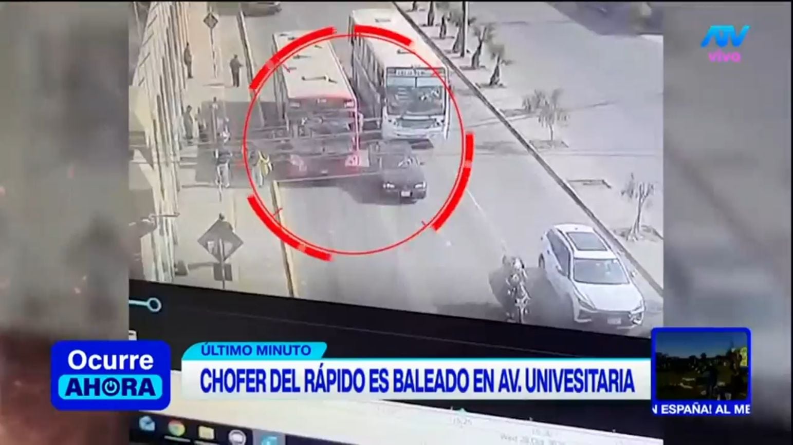 Balean bus El Rápido en la av. Universitaria. Foto: ATV