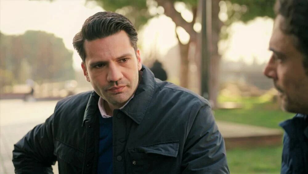 Ceylin le oculta la verdad a Ilgaz en la telenovela turca "Secretos de familia" (Foto: Ay Yapım)