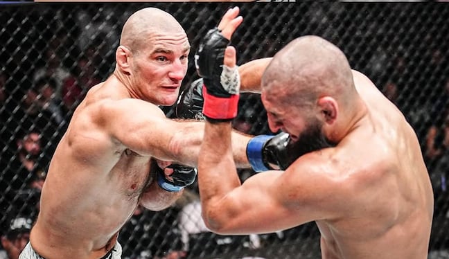 Sean Strickland contra todos los pronósticos venció a Khamzat Chimaev. (Getty Images)