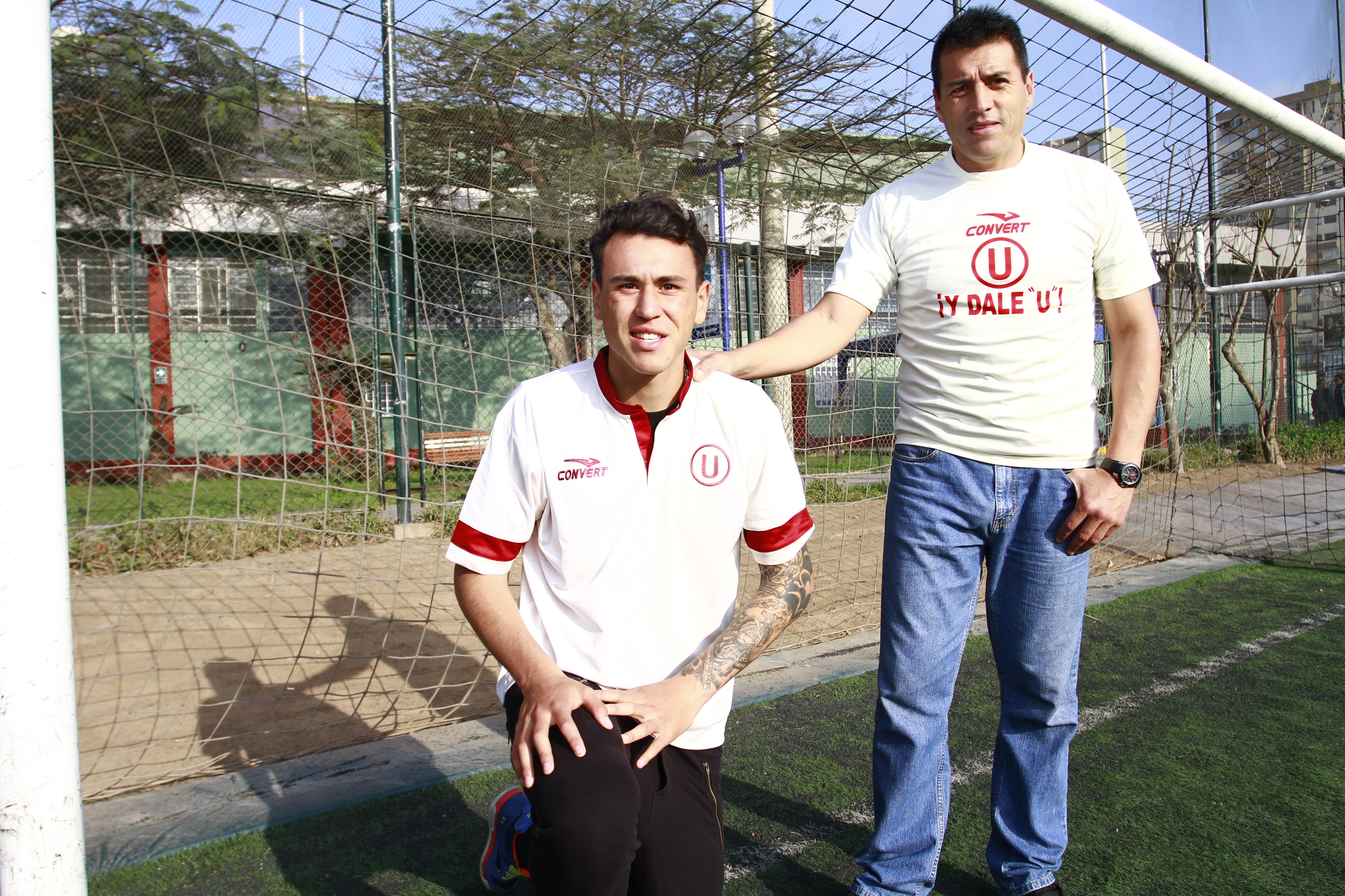Gustavo Dulanto junto a su padre exdefensa crema Alfonso Pocho Dulanto