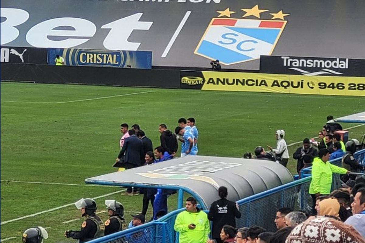 Preciso momento en el que se dispone a ingresar Mateo Rodríguez (Foto: @PeruTribuna)