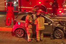 ¡Milagro en la Vía Expresa! Bomberos rescatan con vida a pareja atrapada tras violento choque cerca de estación Canadá