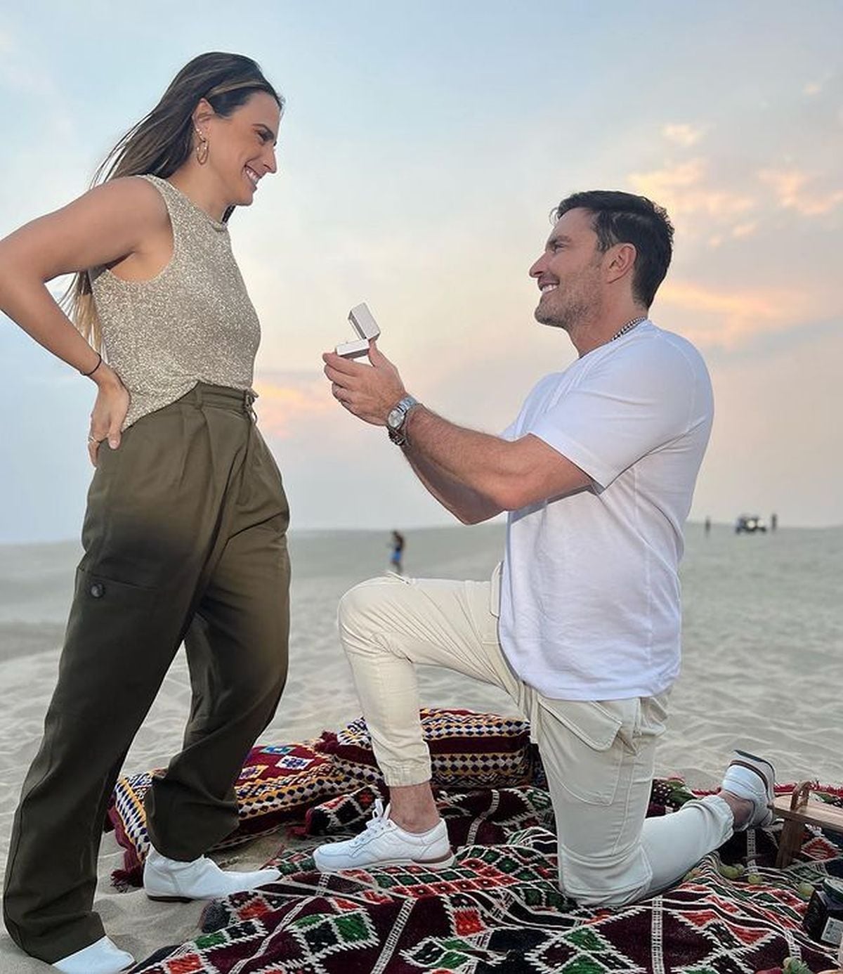 El momento en que Julián le pide la mano a Valeria (Foto: Valeria Marín / Instagram)