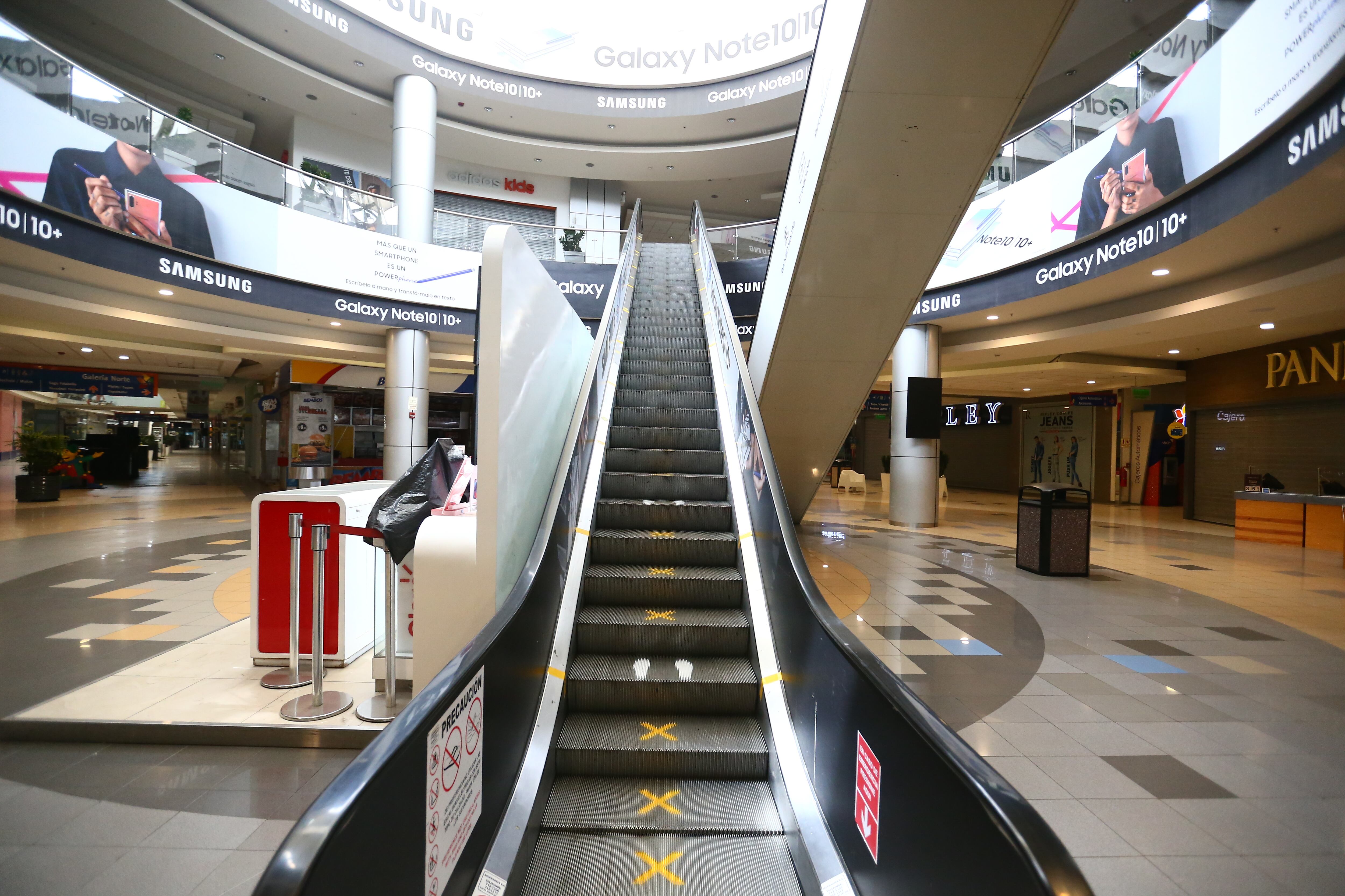 Centros comerciales cumplen protocolos, invierten en bioseguridad y controlaban sus aforos. Cierre de sus tiendas por cuarentena ha paralizado miles de empleos y generado millonarias pérdidas. (Foto: Hugo Curotto / GEC)