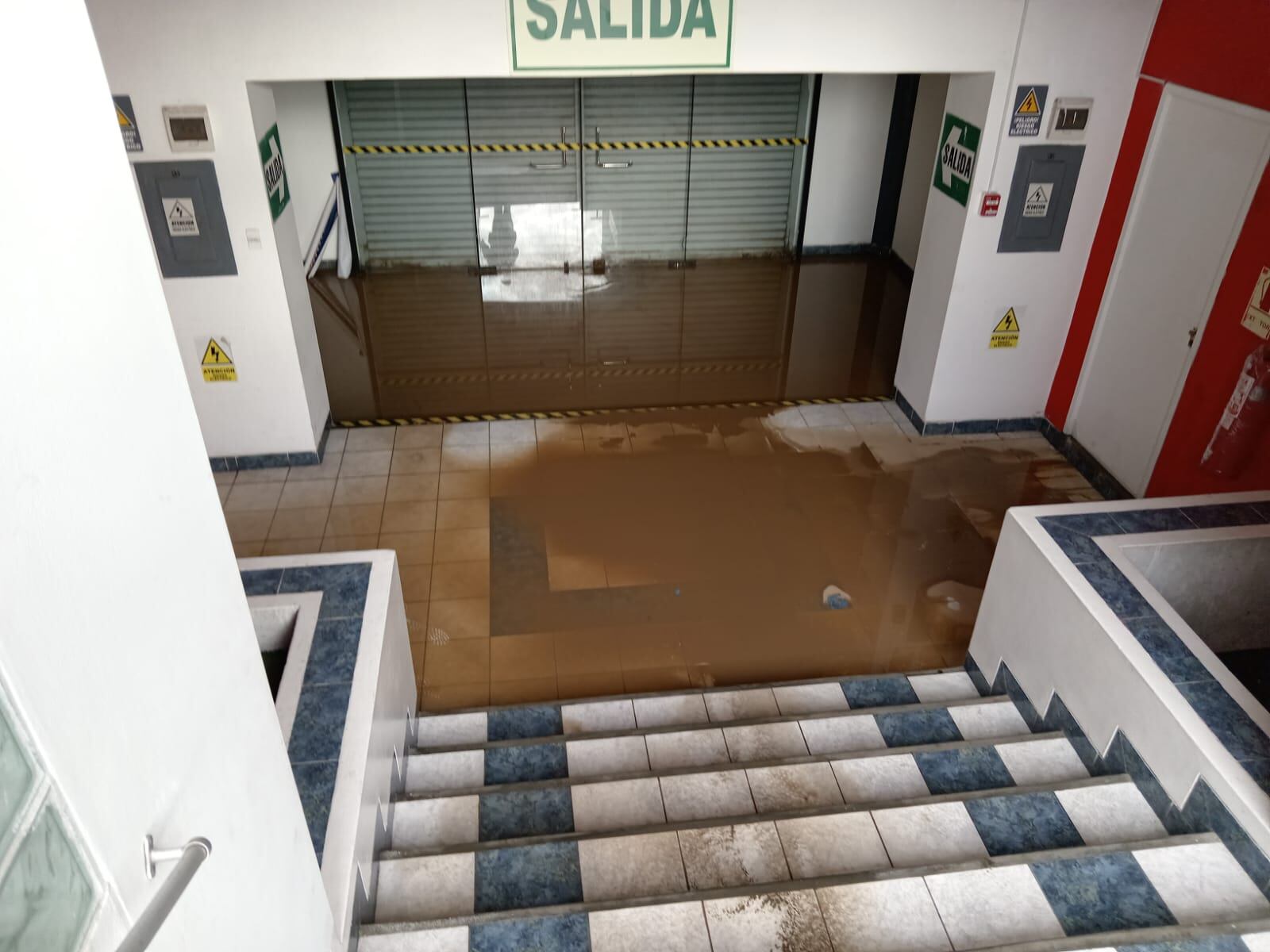 La zona VIP del Estadio Mansiche también se vio afectado. (Foto: Carlos Balarezo)