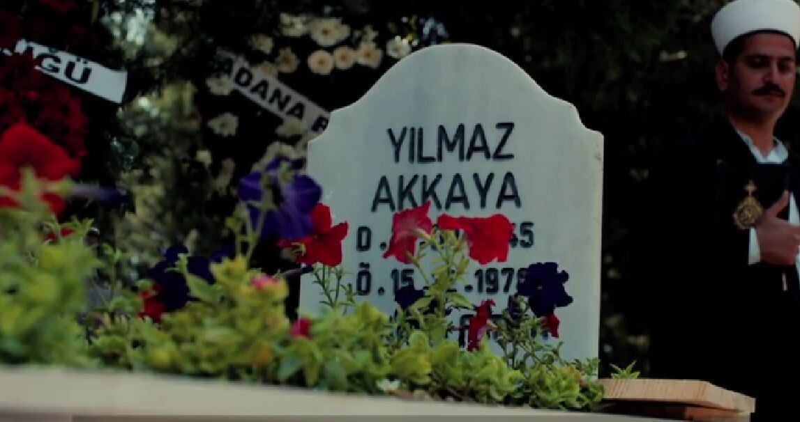 Mügjan fue enterrada junto a Yilmaz (Foto: Tims & B Productions)