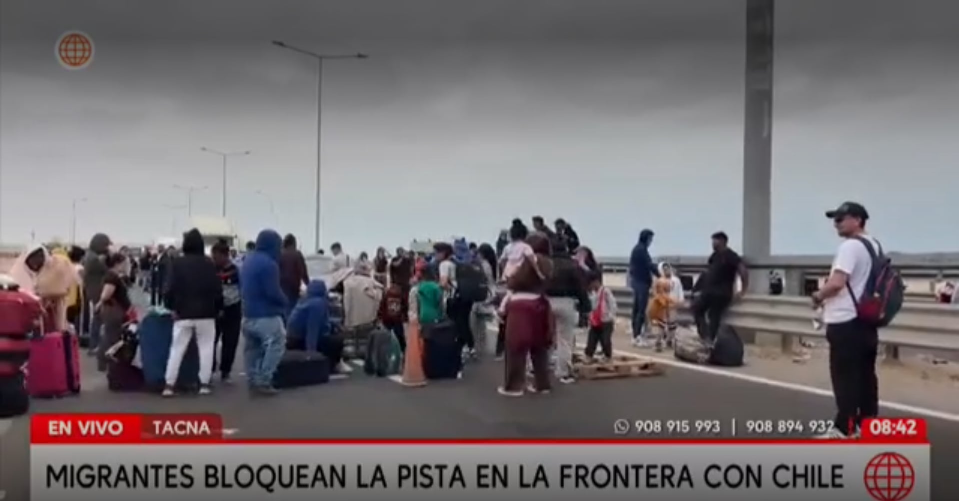 Extranjeros bloquean la frontera con Chile. (Fuente: América TV)