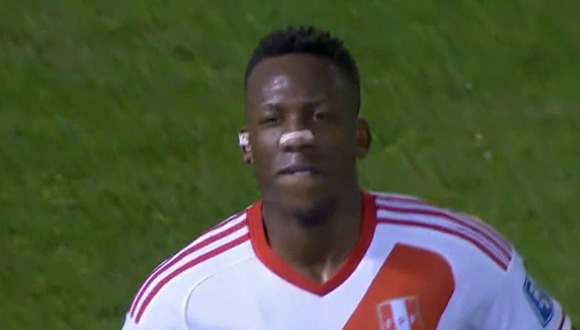 Tarjeta roja a Luis Advíncula en el duelo entre Perú vs. Paraguay. (Video: América TV)