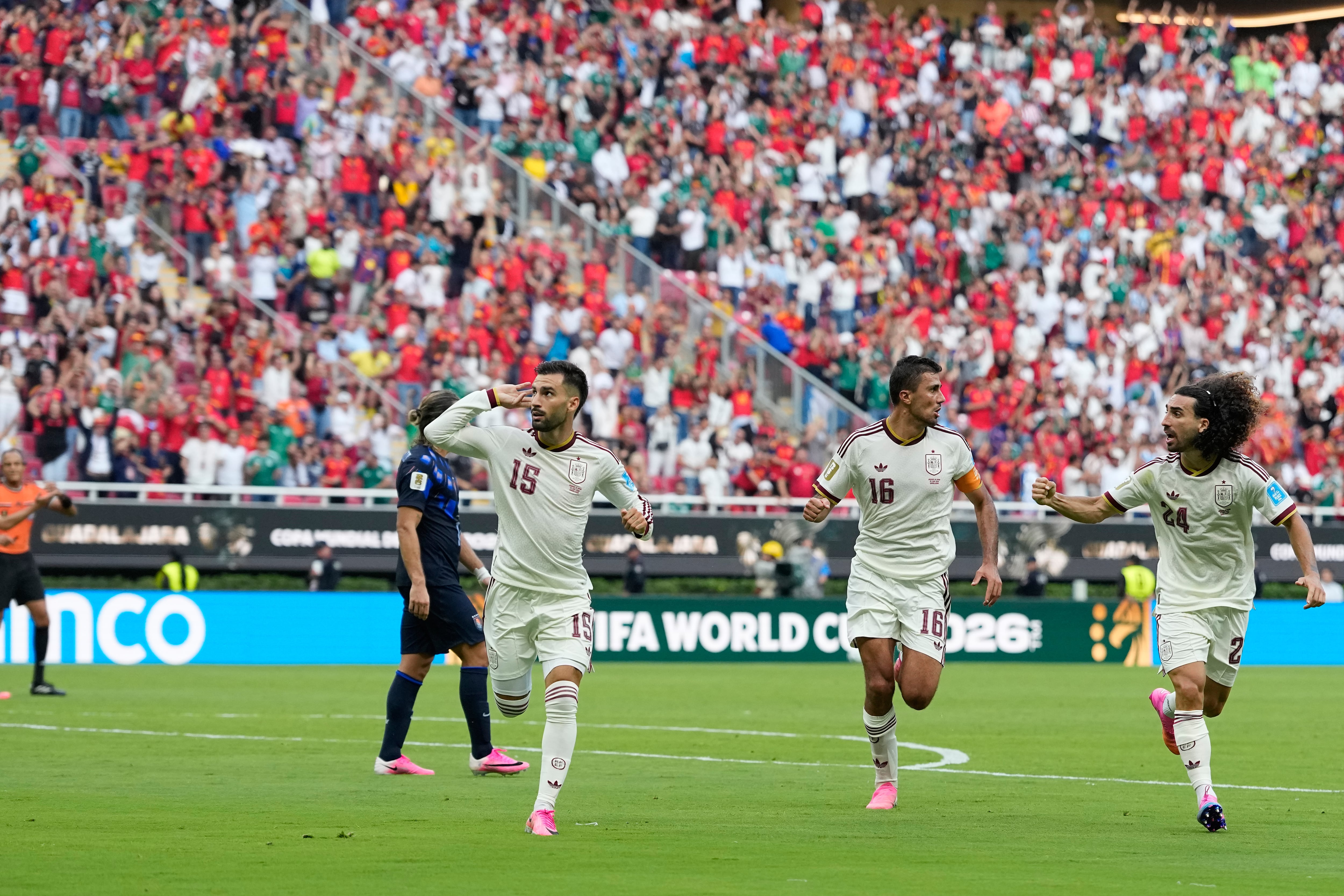 Uruguay perdió 1-0 ante España y quedó eliminado del Mundial 2026. (AP Photo/Natacha Pisarenko)