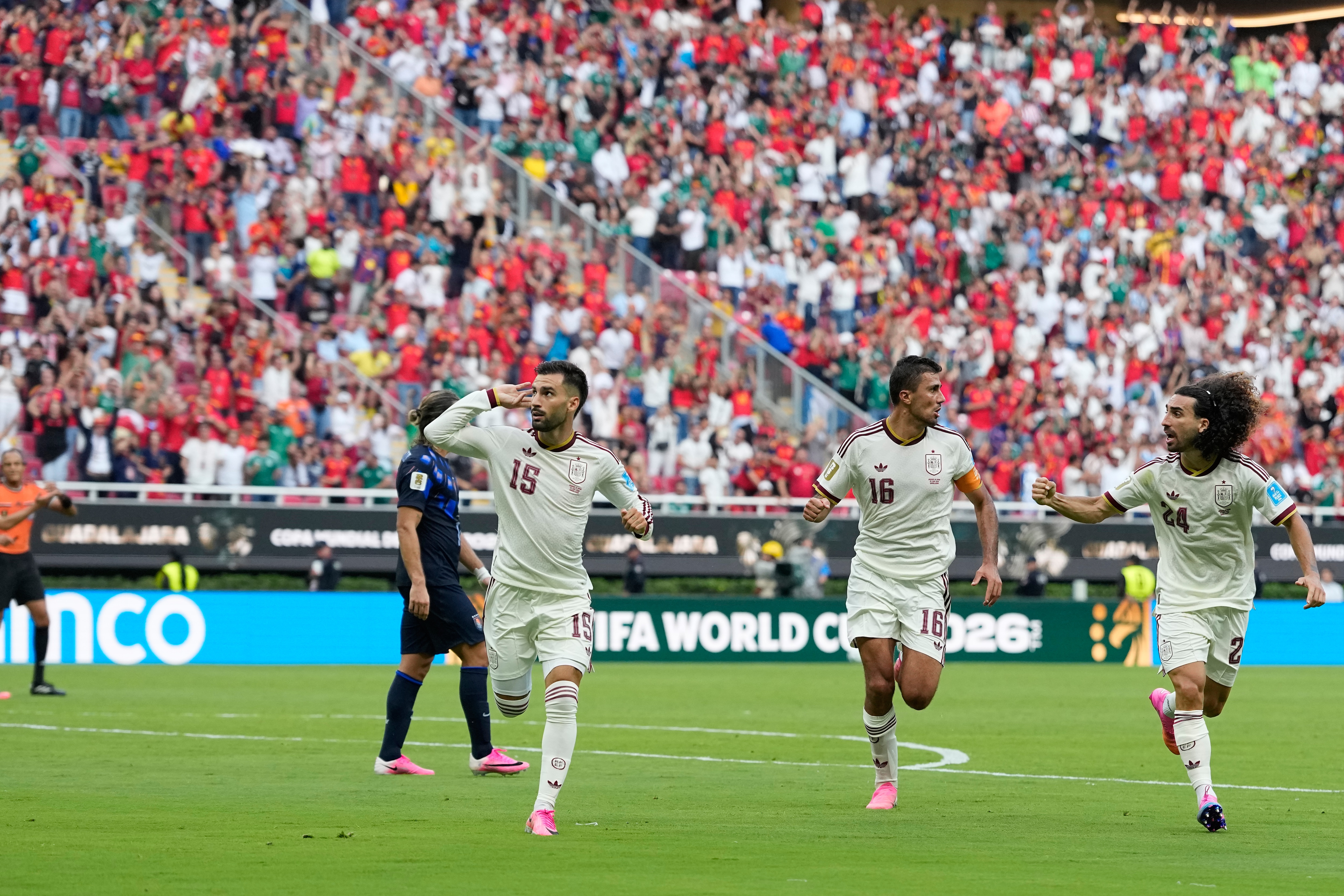 Uruguay perdió 1-0 ante España y quedó eliminado del Mundial 2026. (AP Photo/Natacha Pisarenko)