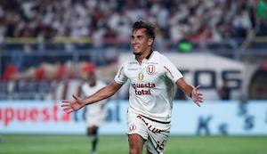 El GOLAZO de cabeza de Martín Pérez Guedes en el superclásico en el Monumental | VIDEO