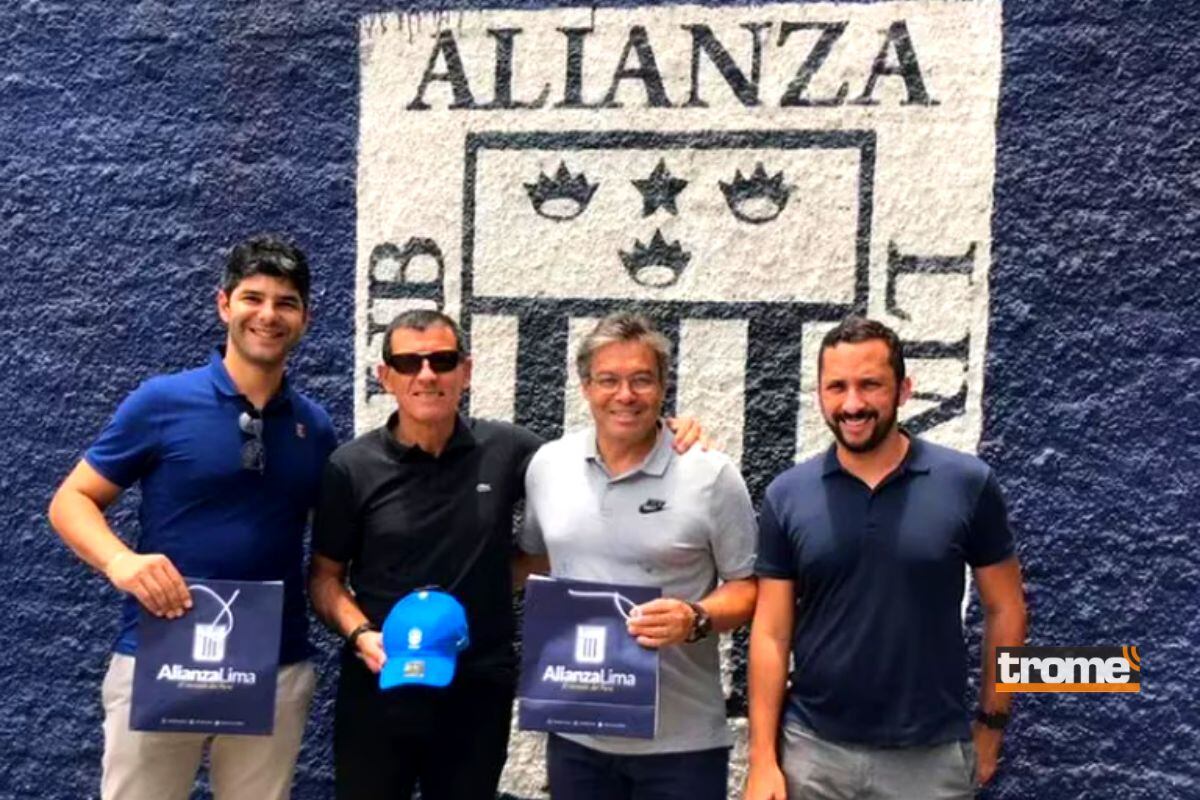 Delegación brasileña posa dentor del estadio de Alianza Lima (@club ALoficial)