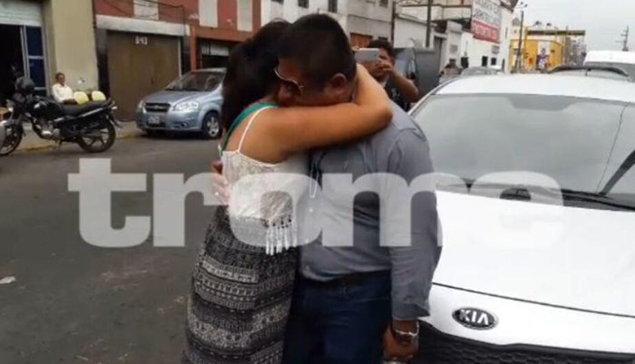 Clavito y su chela está atravesando un pésimo momento emocional. Su pareja Grace Laura falleció en un terrible accidente de tránsito. (Foto: Trome)