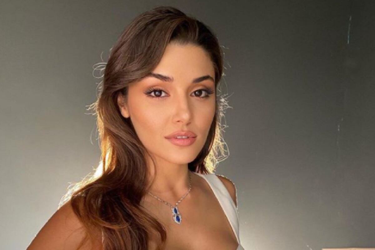 Hande Erçel quiere continuar con su preparación actoral (Foto: Instagram/ Hande Erçel)