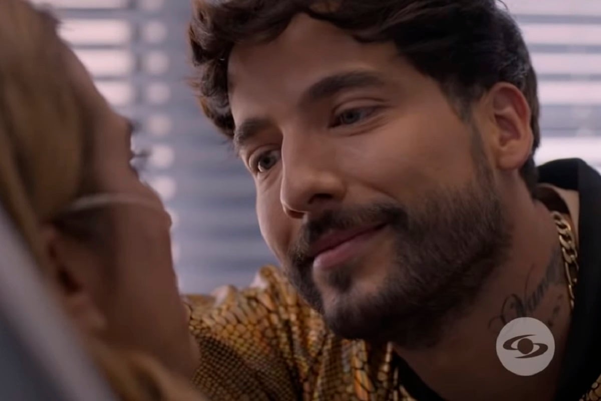 Charly logró reconquistar a Yeimy Montoya al final de la temporada 2 de "La reina del flow" (Foto: Caracol TV)