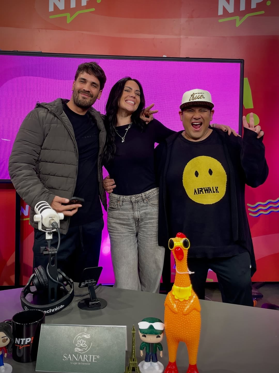 Lucía Oxenford, Israel Dreyfus y Giancarlo Cossio. (Instagram: @xno.decirlo)