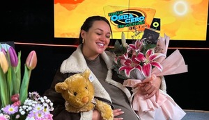Angie Arizaga recibió emotiva sorpresa en su despedida de la radio