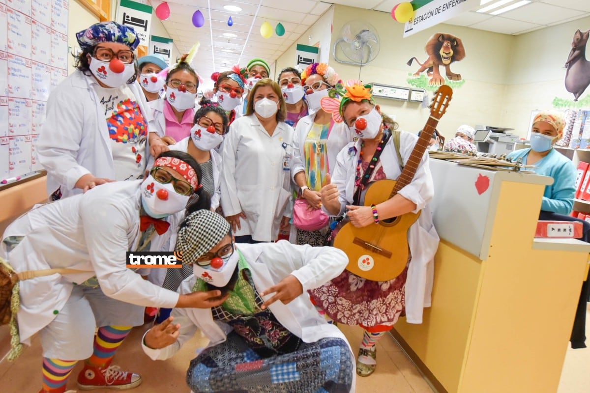 Clauns y personal de salud llevan terapia de la alegría para ayudar a la recuperación de niños hospitalizados en el Instituto Nacional de Salud del Niño - San Borja.