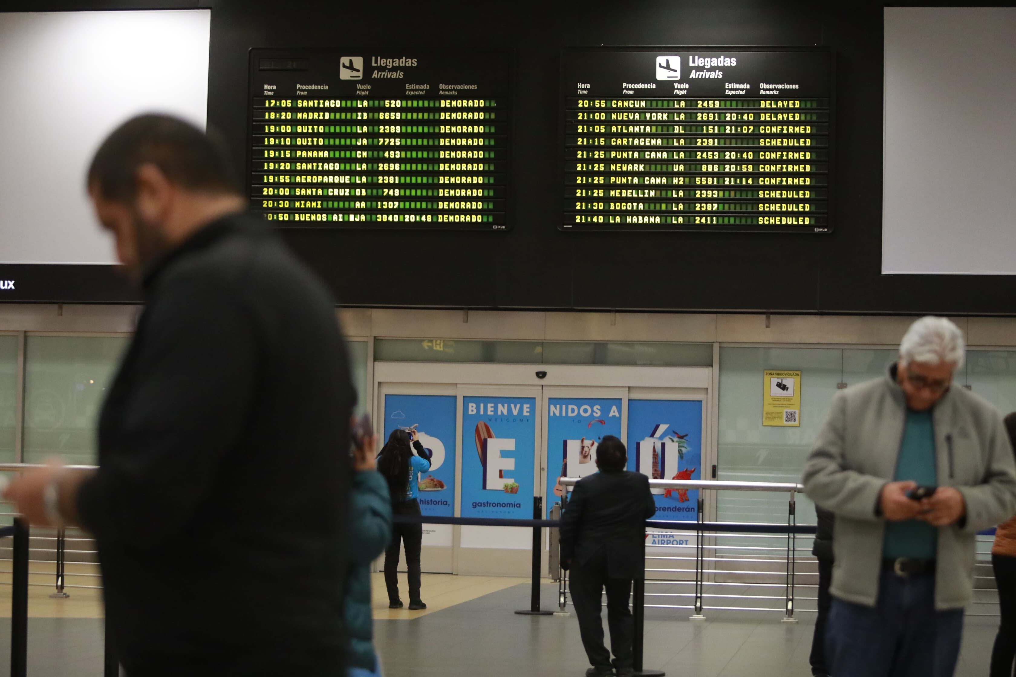 Más de 200 vuelos del aeropuerto internacional Jorge Chávez fueron suspendido debido a problemas técnicos con las luces en la pista de aterrizaje. Fotos: Julio Reaño/@photo.gec