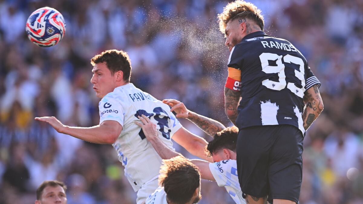 Testarazo de Sergio Ramos y a cobrar. Gol de Monterrey (Agencias)