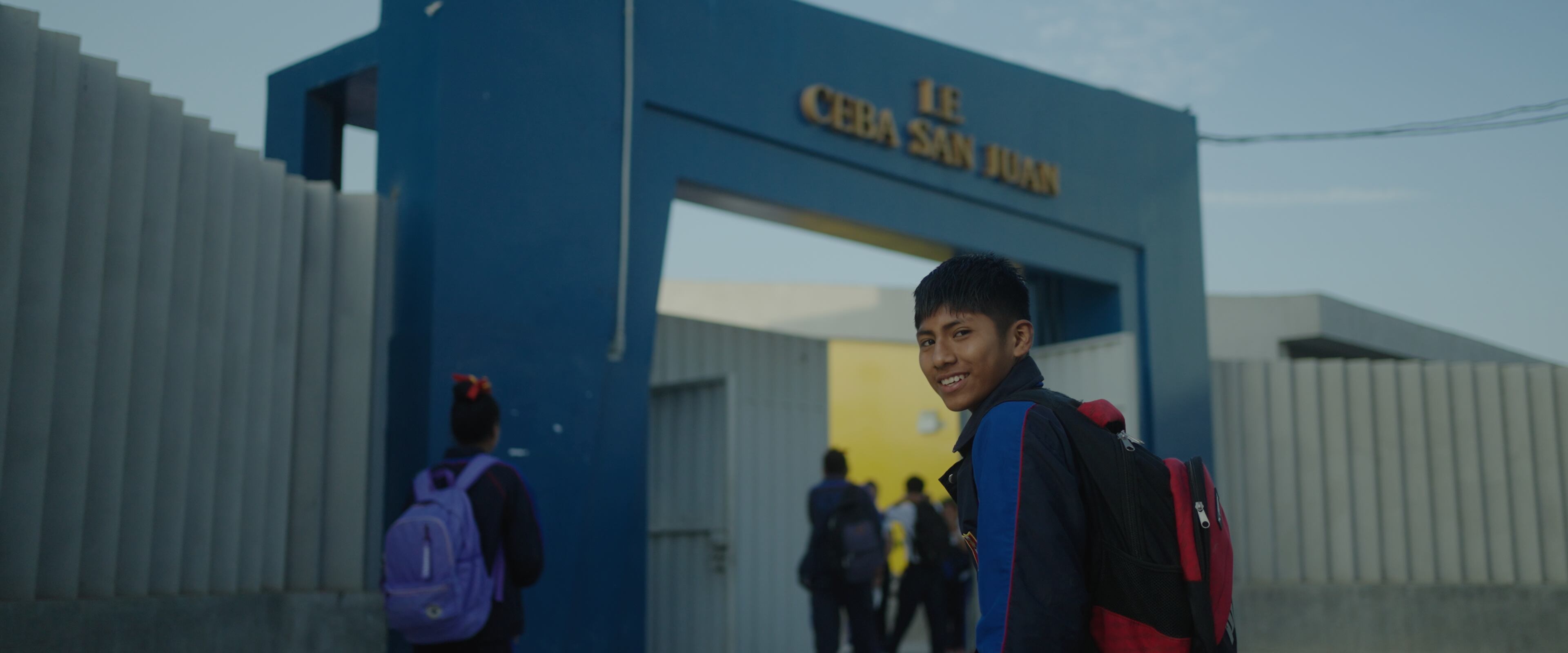 Fachada del renovado colegio San Juan de Íllimo, en Lambayeque.