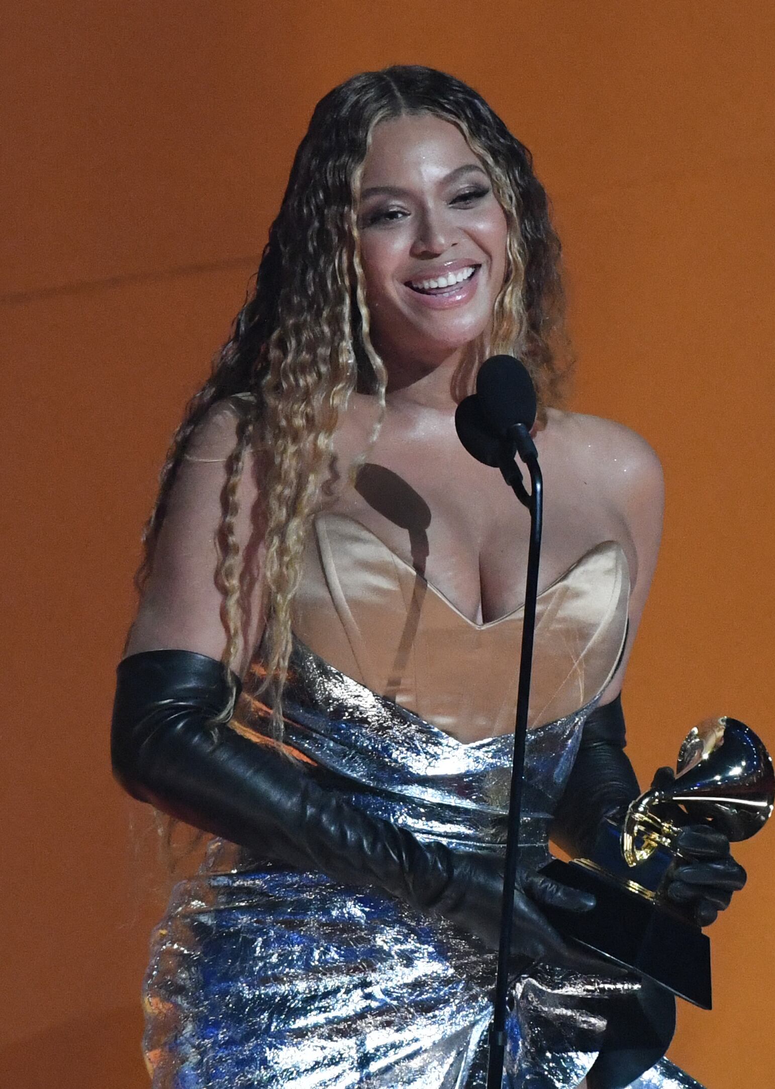 Beyoncé hizo historia en los premios Grammy (Foto: AFP)