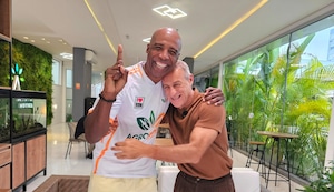 Cuto Guadalupe: Mi encuentro con el brasileño Alex Rossi, tras 30 años de aquella cargada histórica