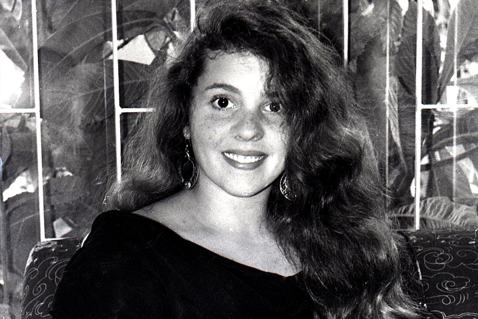 Posteriormente entre los años 2004 y 2006, condujo un programa radial junto con Carlos Carlin, 'Yo te amo, yo tampoco'. Más adelante, ambos personajes harían las comedias Chancho Amor (2005), Muérete Cupido (2006), Puro Cuento (2007) y 2x1 (2008). Entre los años 2006 y 2010 condujo un bloque de espectáculos del noticiero matutino 'Primera Edición'.