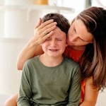Golpe en la cabeza: qué hacer de inmediato si tu hijo se accidenta