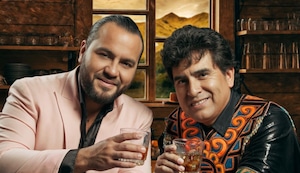 Jayro Tafur y William Luna unen sus voces y cantan cumbia