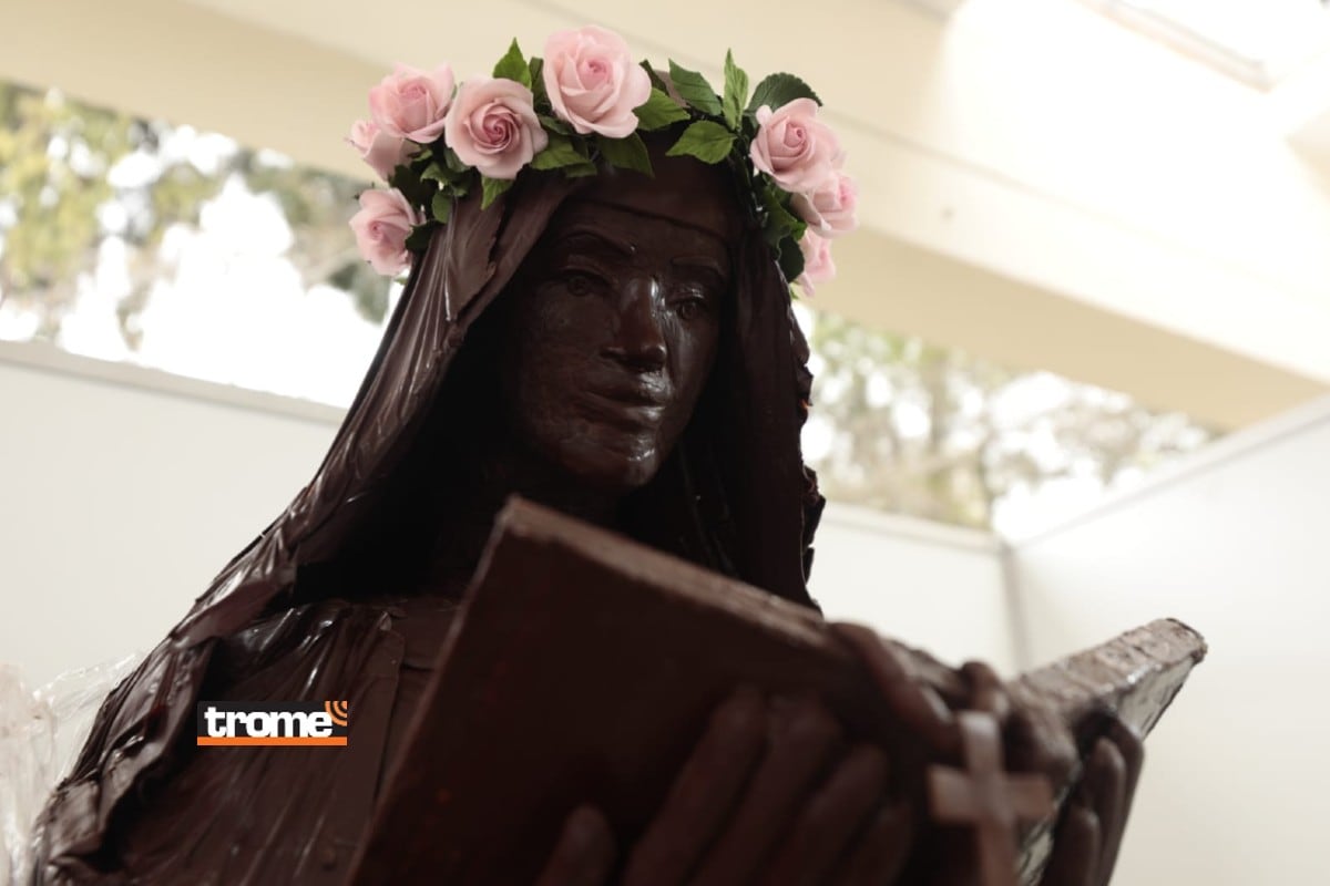 En nuestro país, los pasteleros se unieron para rendir homenaje a Santa Rosita. (Isabel Medina / Foto. Lenin Tadeo / Trome)